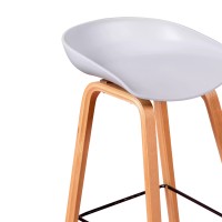 Obtenha o banquinho de madeira de faia nórdica - Mueble Design
