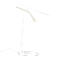Lampe de table Jhon | Design inspiré d'Arne Jacobsen en acier