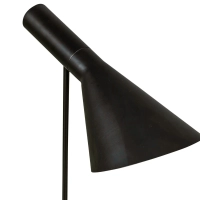 Jhon bordslampa - Arne Jacobsen-inspirerad design i stål