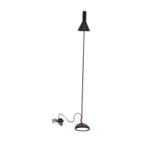 Candeeiro de pé Jhon | Design inspirado em Arne Jacobsen em aço