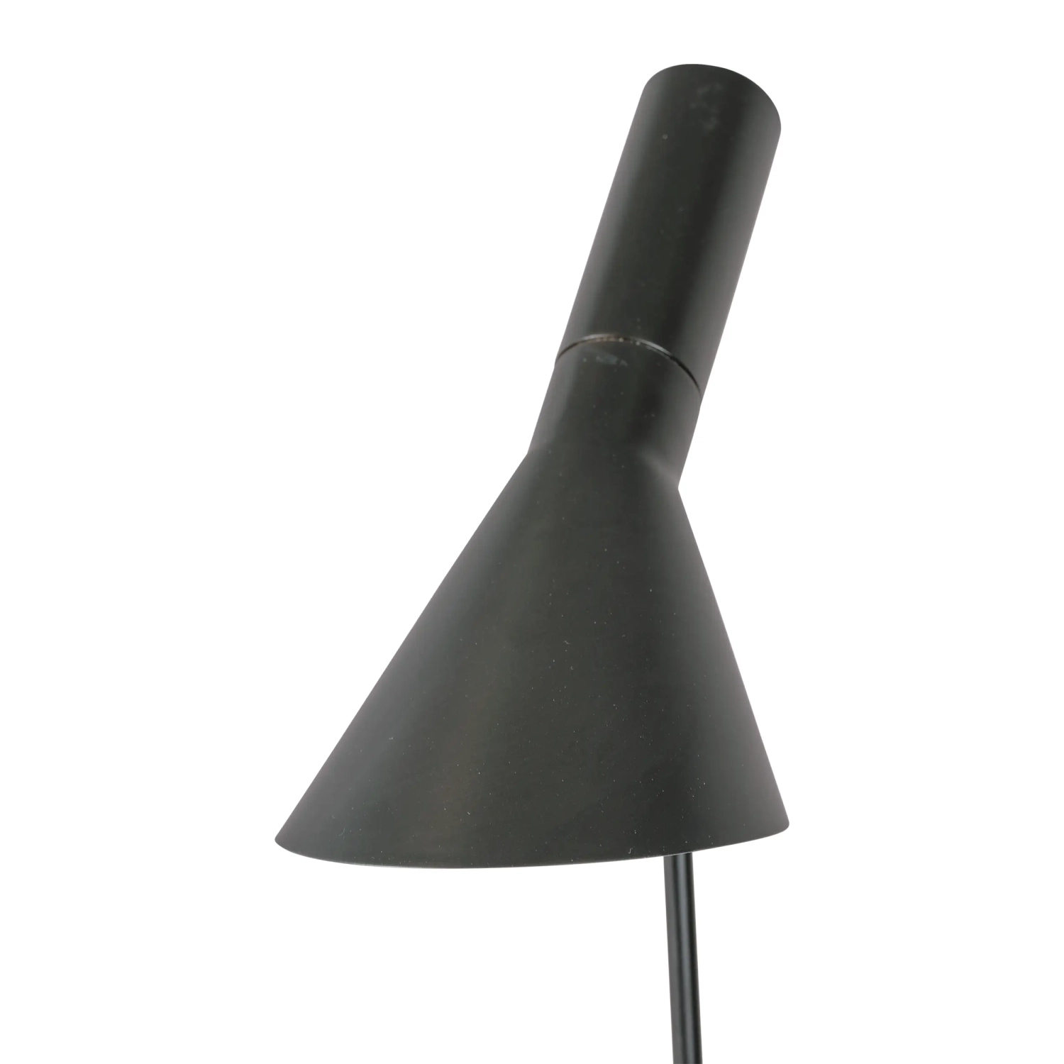 Lámpara de pie Jhon | Diseño inspirado en Arne Jacobsen en acero