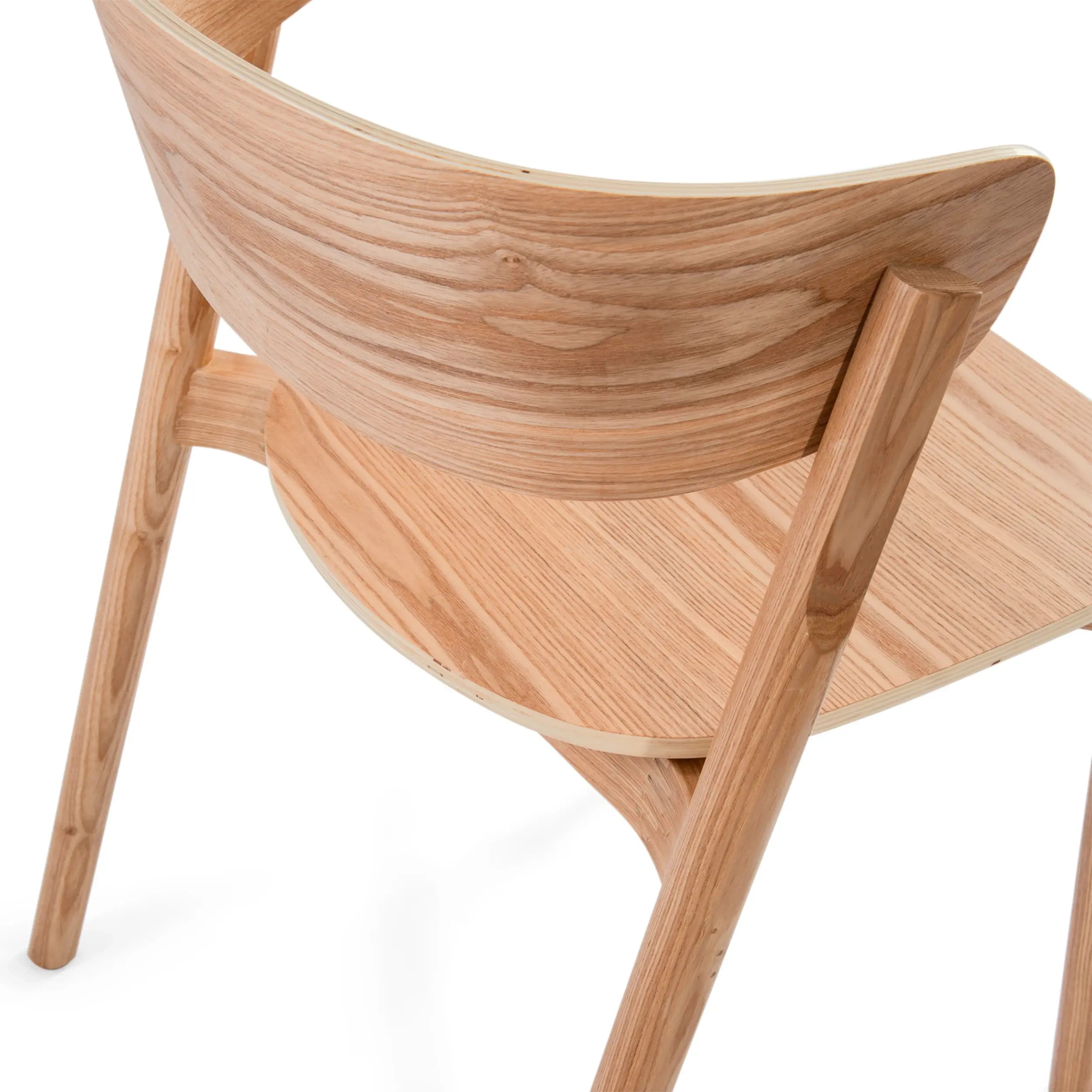 Matstol i naturask Notorius | Elegant design skandinavien