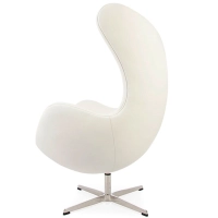 Sedia Replica Egg Chair realizzata in pelle dal designer Arne Jacobsen