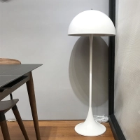 Réplica do abajur Phantella de Verner Panton