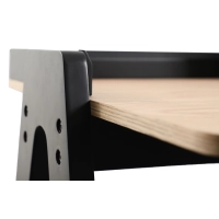 Table de bureau Pop avec pieds laqués dans un style moderne
