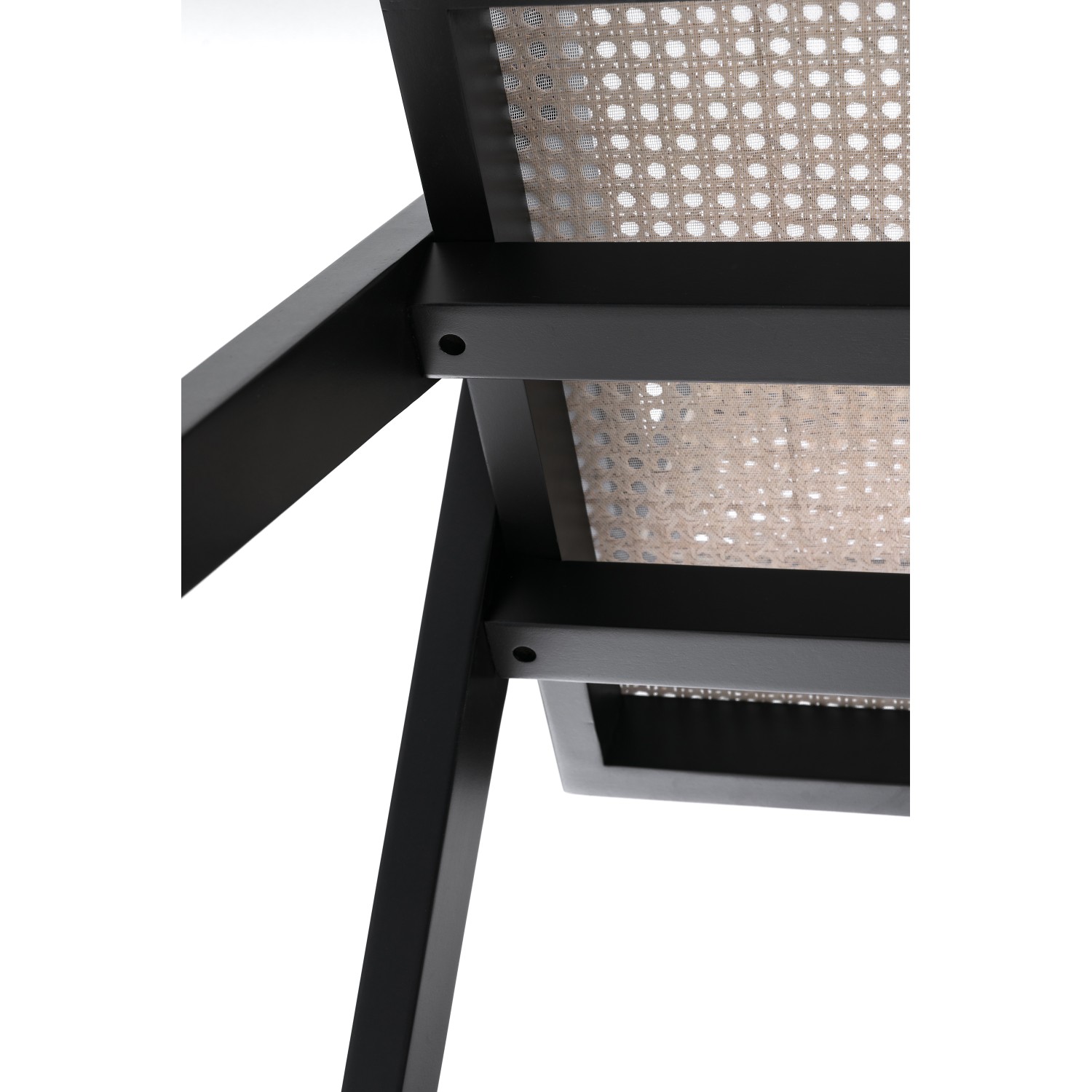 Réplica da cadeira Chandigarh com braços do designer Pierre Jeanneret 