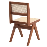 Nachbildung des Chandigarh-Stuhls des Designers Pierre Jeanneret 