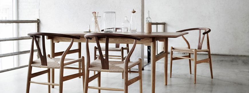 Réplicas de sillas de madera nórdicas